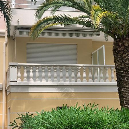 Appartamento Le Tropical Fréjus Esterno foto