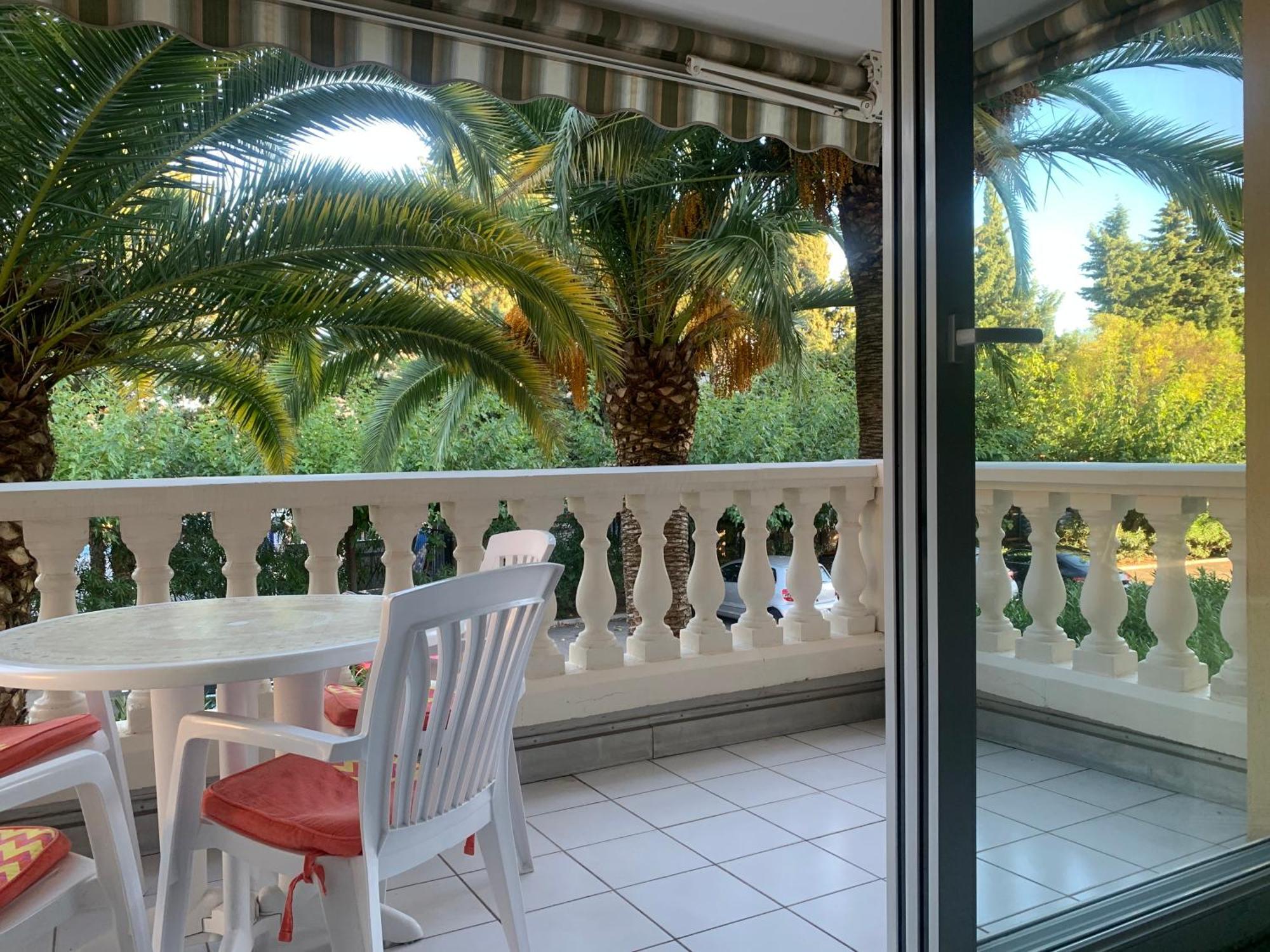 Appartamento Le Tropical Fréjus Esterno foto
